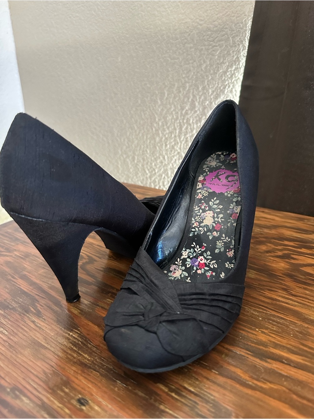 Rocket Dog K9 Black Knotted Peep-Toe Heels